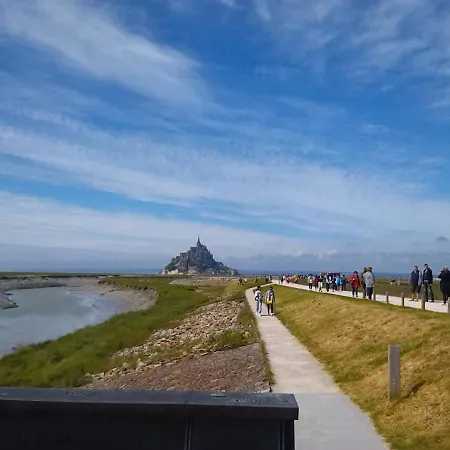 Lepetit Nid Du Mont Maison Normande Proche De La Baie Du Mont Saint Michel Casa de Férias *