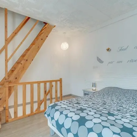 Lepetit Nid Du Mont Maison Normande Proche De La Baie Du Mont Saint Michel 蓬托尔松