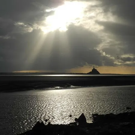 Сasa de vacaciones Lepetit Nid Du Mont Maison Normande Proche De La Baie Du Mont Saint Michel