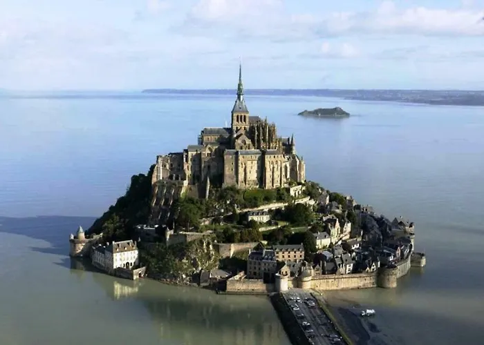 Lepetit Nid Du Mont Maison Normande Proche De La Baie Du Mont Saint Michel Pontorson