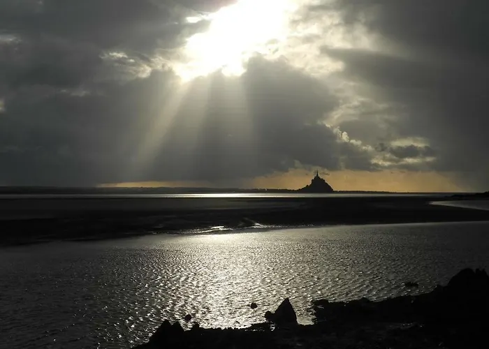 Casa de Férias Lepetit Nid Du Mont Maison Normande Proche De La Baie Du Mont Saint Michel